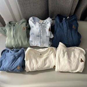 6-Baby GAP One Pieces Footies and shirts - Green, Blue, White